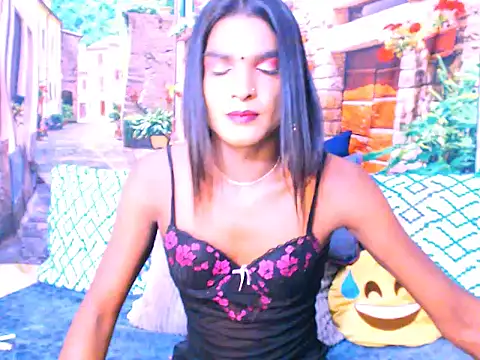 Snapshot of spicybarbie chatting on February 12, 6:25 pm spicybarbie online show from February 12, 6:25 pm