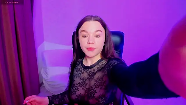 Mia Mia999 online show from April 18, 7:58 pm