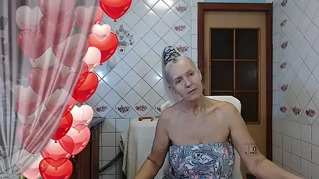 Snapshot of lukerya chatting on January 5, 6:13 am lukerya online show from January 5, 6:13 am