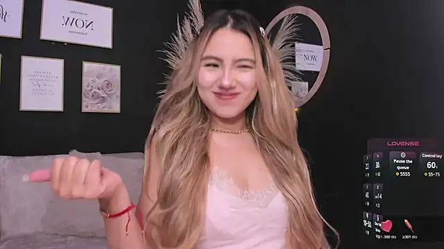 Snapshot of Isa_cortes_ chatting on February 23, 12:46 pm Isa cortes online show from February 23, 12:46 pm