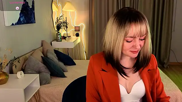 Snapshot of Oliiviaa_ chatting on February 27, 8:14 am Oliiviaa online show from February 27, 8:14 am