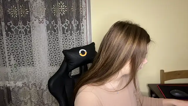 Snapshot of SoftIris_ chatting on February 21, 10:55 pm SoftIris online show from February 21, 10:55 pm