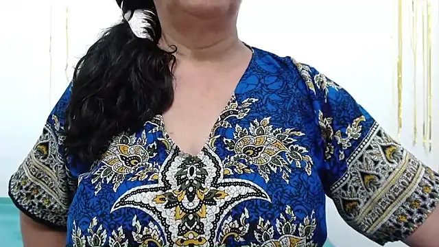 ElizabethMiler online show from February 18, 2:40 am