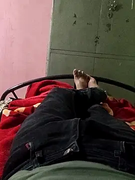 Snapshot of jesse_pinkman99 chatting on February 15, 5:09 pm jesse pinkman99 online show from February 15, 5:09 pm