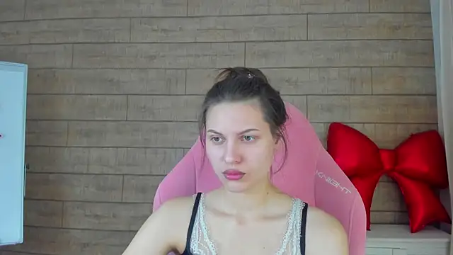 Snapshot of AliceVersal chatting on February 19, 4:41 am AliceVersal online show from February 19, 4:41 am