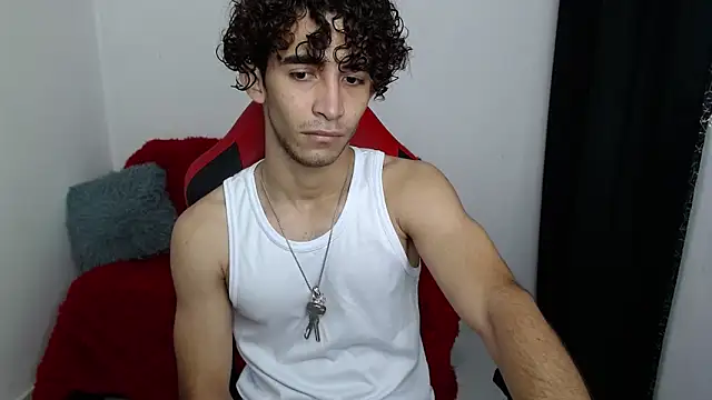 Snapshot of Caius_fox chatting on February 7, 11:14 am Caius fox online show from February 7, 11:14 am