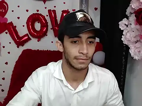 Snapshot of Caius_fox chatting on February 15, 4:58 pm Caius fox online show from February 15, 4:58 pm