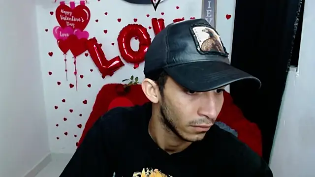 Snapshot of Caius_fox chatting on February 17, 11:18 am Caius fox online show from February 17, 11:18 am