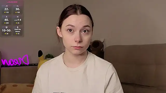 Snapshot of BuenaSchmaling chatting on February 25, 8:18 pm BuenaSchmaling online show from February 25, 8:18 pm