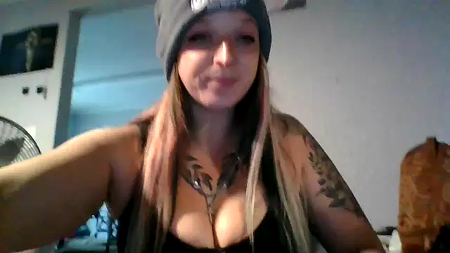 Gypsymomma17 online show from June 10, 8:30 pm