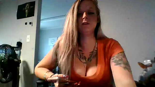Gypsymomma17 online show from June 11, 8:51 pm