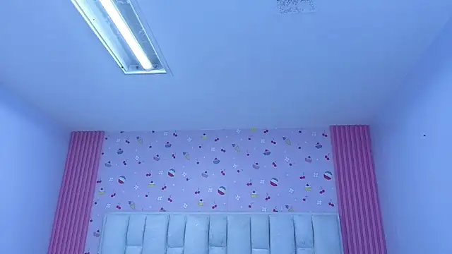 Snapshot of sarita_09_s chatting on May 25, 10:38 pm sarita 09 s online show from May 25, 10:38 pm
