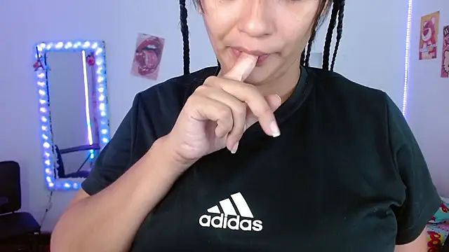 Snapshot of Lolitaa__VIP chatting on February 10, 7:29 pm Lolitaa VIP online show from February 10, 7:29 pm