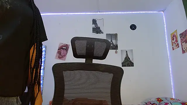 Snapshot of Lolitaa__VIP chatting on February 16, 8:38 pm Lolitaa VIP online show from February 16, 8:38 pm