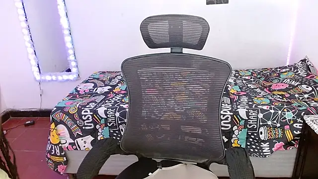 Snapshot of Lolitaa__VIP chatting on February 20, 7:58 pm Lolitaa VIP online show from February 20, 7:58 pm