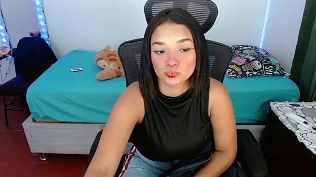 Snapshot of Lolitaa__VIP chatting on March 3, 8:04 pm Lolitaa VIP online show from March 3, 8:04 pm