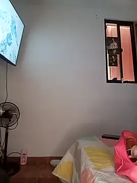 luna pinky online show from April 17, 4:10 pm