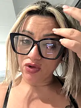 NinaRicci1518 online show from March 28, 12:32 am