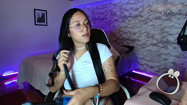 Camila IRoose online show from March 19, 9:08 pm