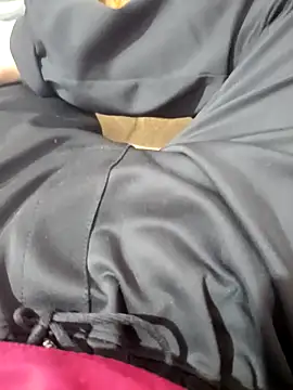 Snapshot of Johnbahi6 chatting on February 14, 12:51 am Johnbahi6 online show from February 14, 12:51 am