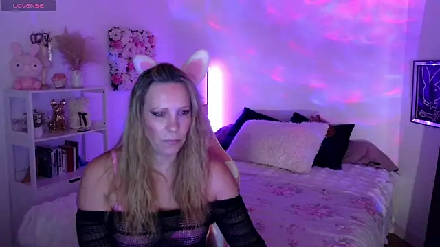 Snapshot of ArchangelTheFrancaise chatting on February 10, 2:10 pm ArchangelTheFrancaise online show from February 10, 2:10 pm