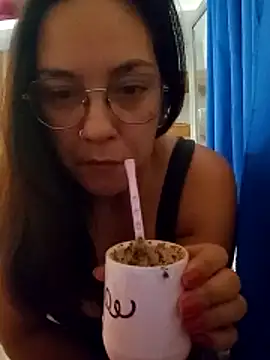 kuramaqueen online show from February 10, 6:39 am