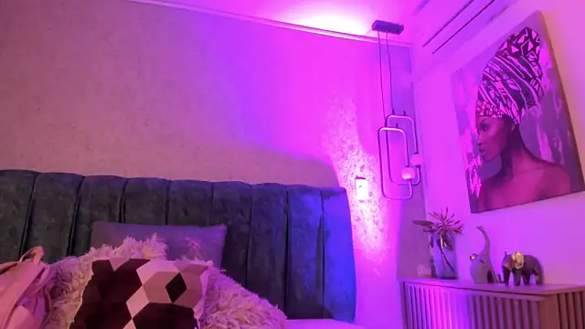 Aleera Walton online show from March 26, 7:19 pm