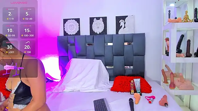 Snapshot of AgathaBladde chatting on March 3, 12:06 am AgathaBladde online show from March 3, 12:06 am