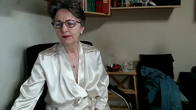 katemodel online show from November 24, 8:25 am