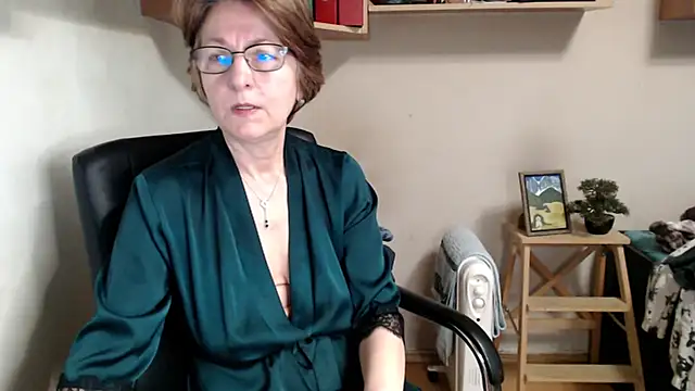 katemodel online show from March 17, 7:44 am