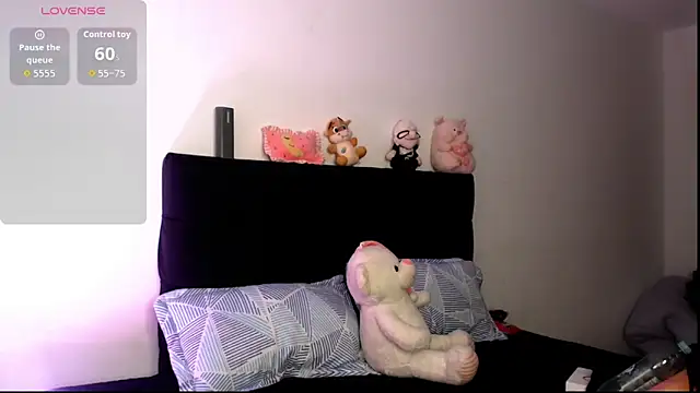 angel naturall online show from February 6, 5:49 pm