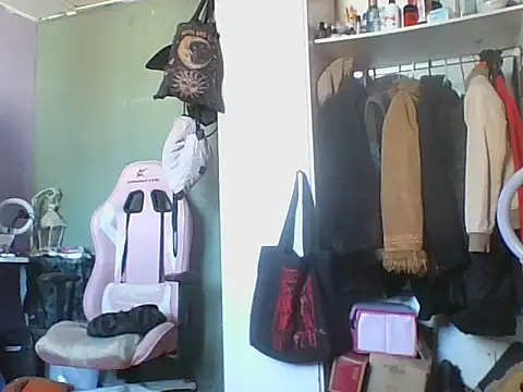 Snapshot of mimi_miauu chatting on February 11, 6:57 pm mimi miauu online show from February 11, 6:57 pm