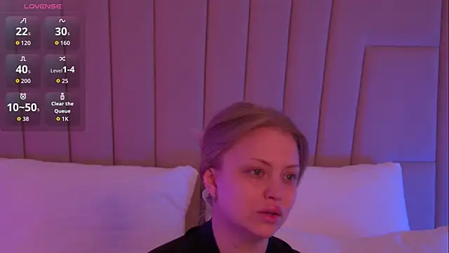 Snapshot of MollyHilton chatting on February 21, 6:20 pm MollyHilton online show from February 21, 6:20 pm