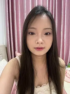 Snapshot of BIGBABYYEYE chatting on June 26, 1:04 pm BIGBABYYEYE online show from June 26, 1:04 pm
