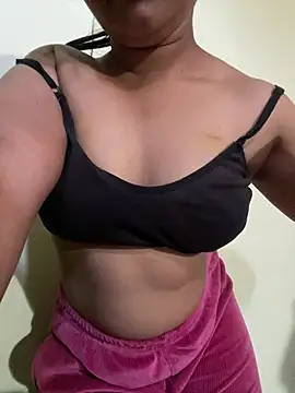 Snapshot of exoticshruti chatting on February 5, 8:41 am exoticshruti online show from February 5, 8:41 am