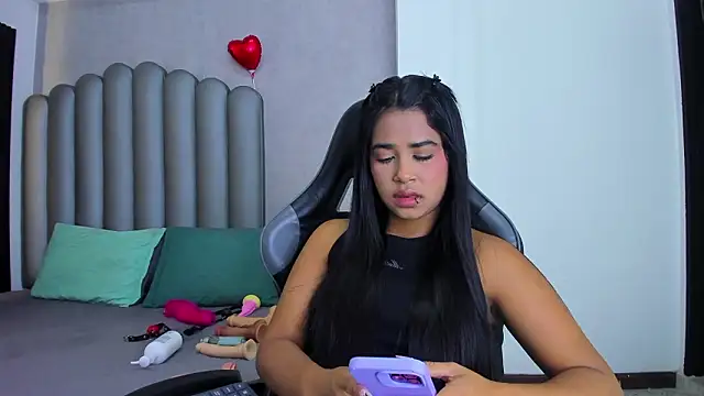 Shirleytaylor- online show from March 26, 11:05 am