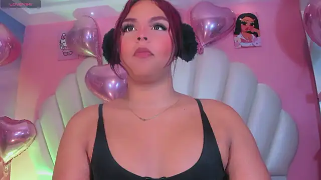 Snapshot of Maia_Hotts chatting on February 14, 12:13 pm Maia Hotts online show from February 14, 12:13 pm