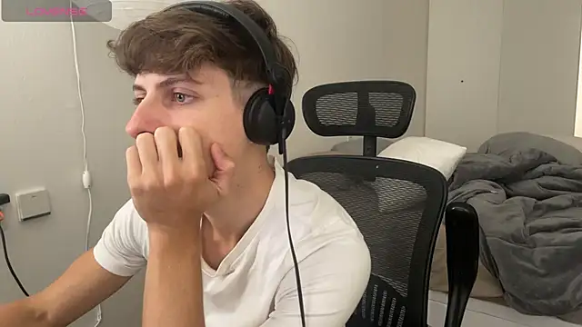 vitoraugustoxxx online show from February 9, 2:43 pm