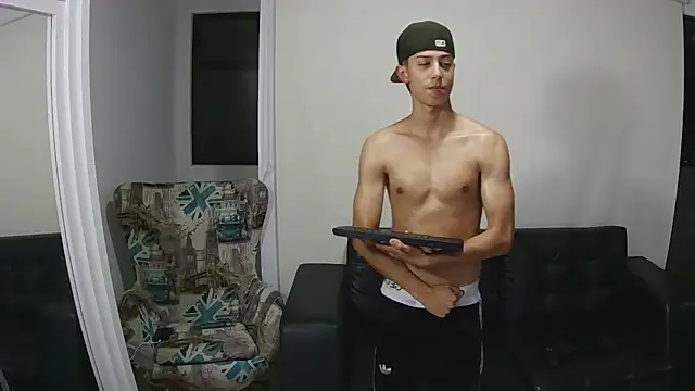 Snapshot of Matt_Jonnes chatting on February 4, 5:02 am Matt Jonnes online show from February 4, 5:02 am