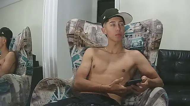 Snapshot of Matt_Jonnes chatting on February 20, 12:40 am Matt Jonnes online show from February 20, 12:40 am