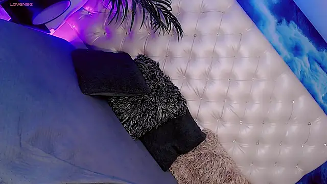 Snapshot of Baby_Lumina chatting on February 2, 4:44 am Baby Lumina online show from February 2, 4:44 am