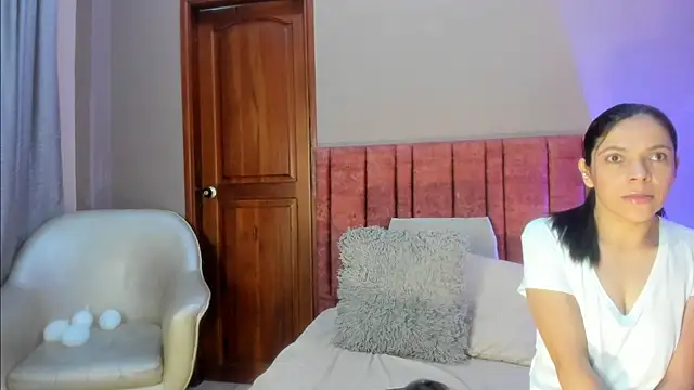 AnnaBroooks online show from February 28, 11:39 pm