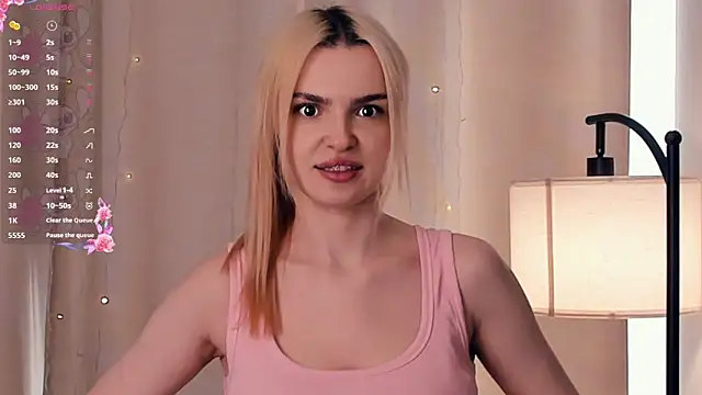 Snapshot of PatricePerlow chatting on February 18, 7:48 am PatricePerlow online show from February 18, 7:48 am