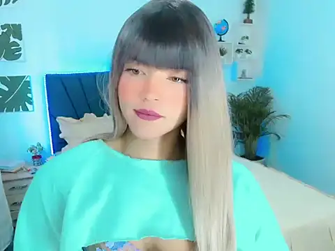 Snapshot of ZoeSchmmit chatting on July 14, 2:01 pm ZoeSchmmit online show from July 14, 2:01 pm