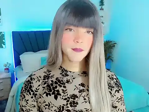 Snapshot of ZoeSchmmit chatting on July 29, 5:00 pm ZoeSchmmit online show from July 29, 5:00 pm