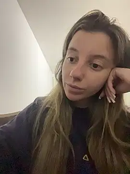 Snapshot of casal_uai chatting on May 5, 1:24 am casal uai online show from May 5, 1:24 am