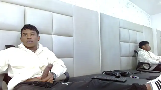 Snapshot of TonnyMarck chatting on February 22, 9:30 am TonnyMarck online show from February 22, 9:30 am