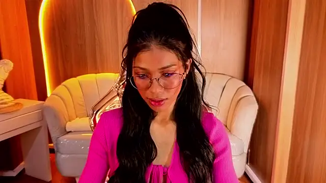 Snapshot of Alina_b_ chatting on July 18, 7:50 pm Alina b online show from July 18, 7:50 pm
