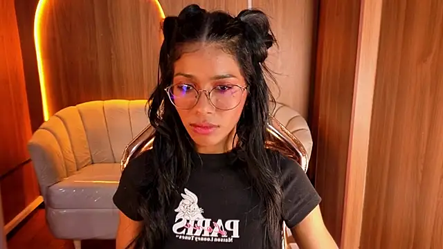 Snapshot of Alina_b_ chatting on July 28, 9:03 pm Alina b online show from July 28, 9:03 pm