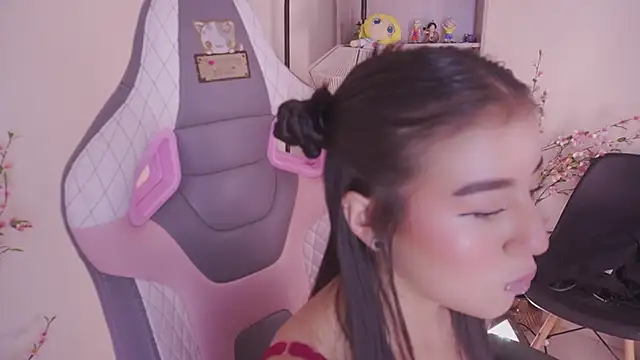 Snapshot of mavi_boo chatting on February 19, 9:55 pm mavi boo online show from February 19, 9:55 pm